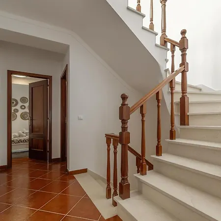 Papoa House Vila *