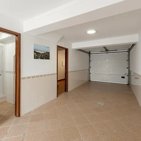 Papoa House Vila *